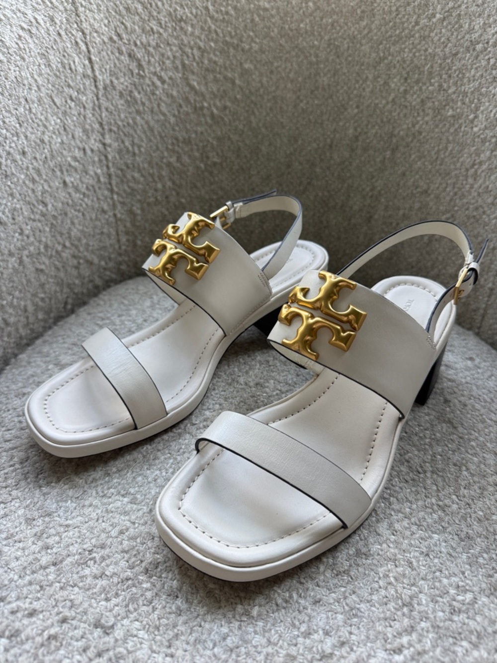 Tory Burch Cream Leather Slingback Sandals with Gold Logo Accent